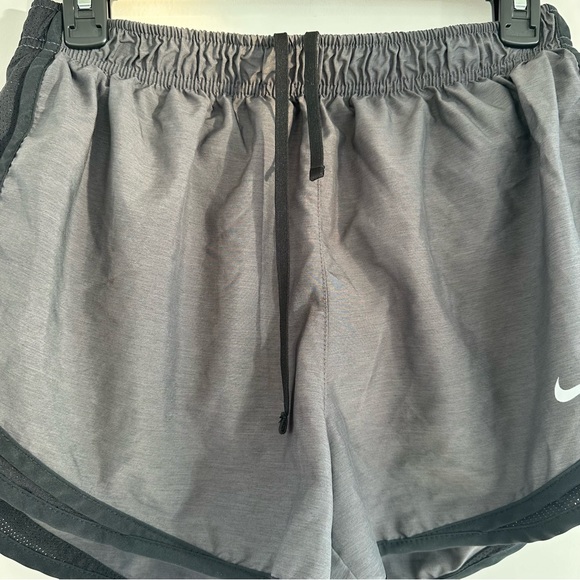 Nike Dri-Fit Tempo Shorts Grey Size Large - Picture 7 of 7